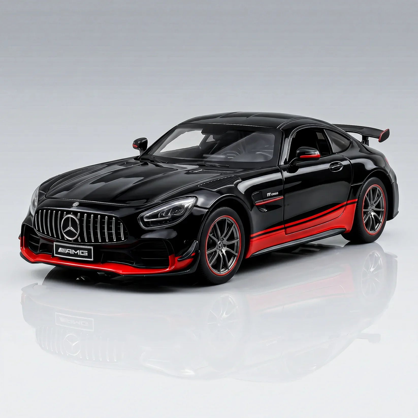 Mercedes-Benz AMG GTr - 1:18