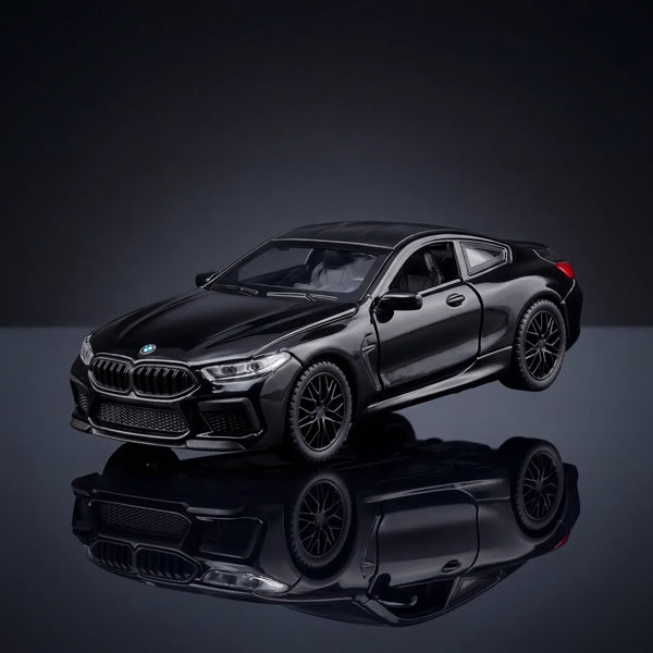 BMW M8 - 1:32